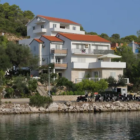 By The Sea Pasadur, Lastovo - 8351 *