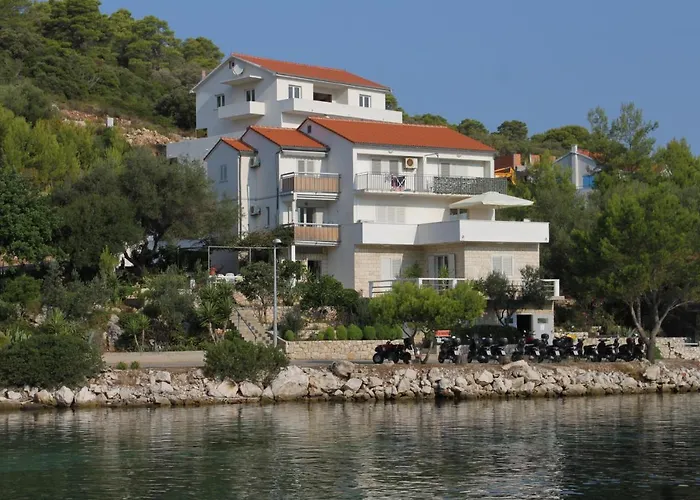 By The Sea Pasadur, Lastovo - 8351 *